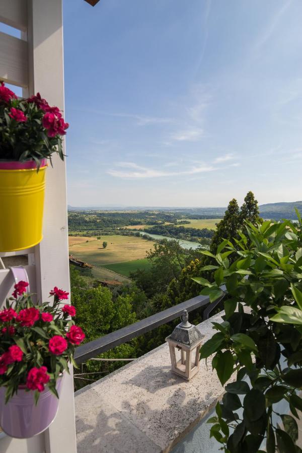 La Valle Del Tevere Bed & Breakfast Torrita Tiberina Exterior foto