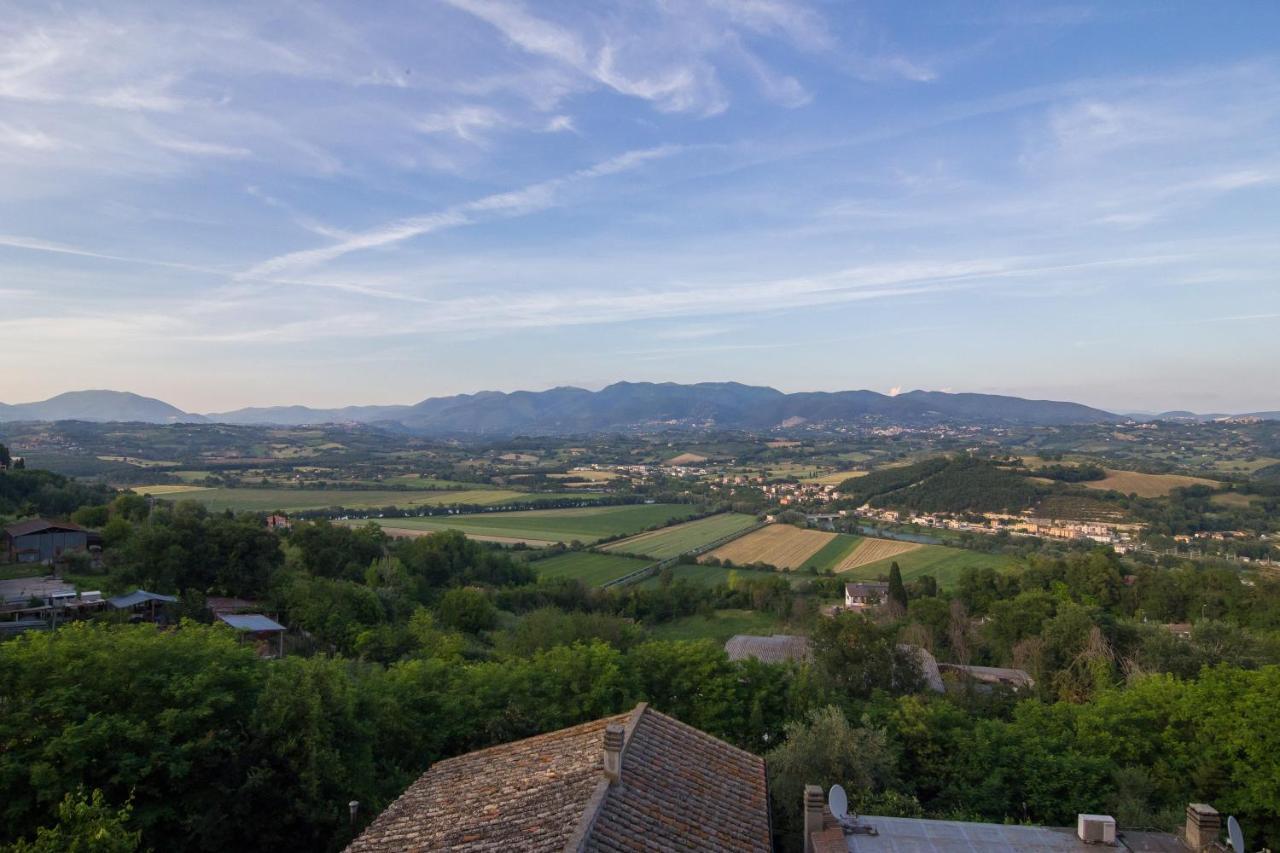 La Valle Del Tevere Bed & Breakfast Torrita Tiberina Exterior foto